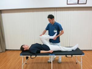 関節可動域訓練、筋力トレーニング